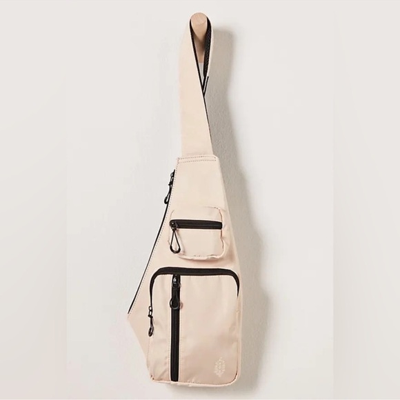 Free People Movement Sprinter Sling Bag Cream NWOT - Picture 1 of 12